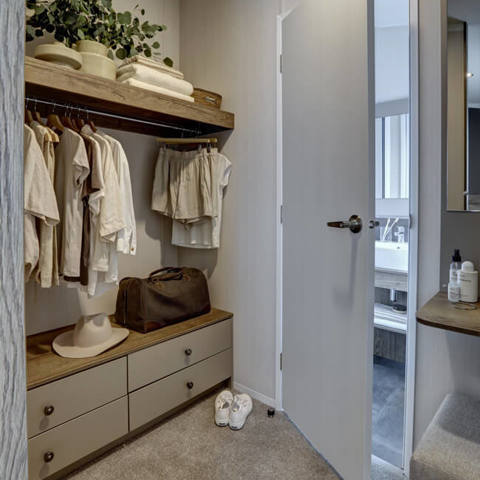 Montreal Walk In Wardrobe