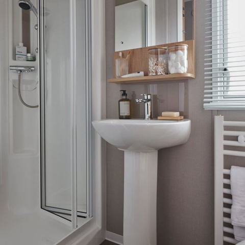 Provence Outlook Washroom